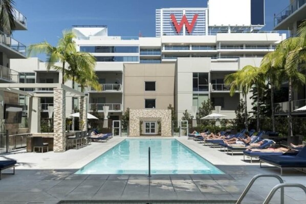 Outdoor pool, a heated pool