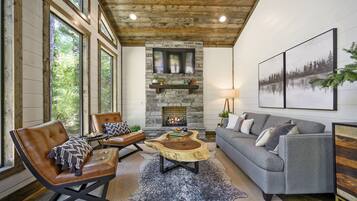 Smart TV, fireplace