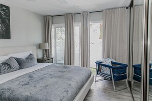 2 bedrooms, desk, iron/ironing board, travel cot