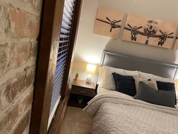 1 habitación, escritorio, tabla de planchar con plancha y wifi gratis 