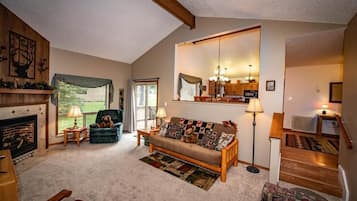 Smart TV, fireplace