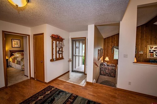 SINGLE LEVEL 2 BEDROOM CORNER CONDO IN UPTOWN PAGOSA!