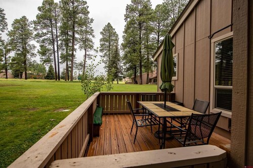 SINGLE LEVEL 2 BEDROOM CORNER CONDO IN UPTOWN PAGOSA!