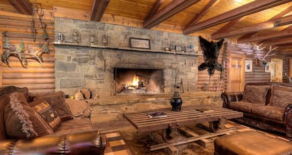 Rejuvenating bald eagle cabin with Shower Jacuzzi