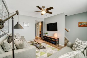 تلفزيون ذكي، ألعاب فيديو، كرة قدم الطاولة