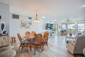 Dining - Oceanfront Gem: Elegant 3BR Condo in St. Augustine (St. Augustine)