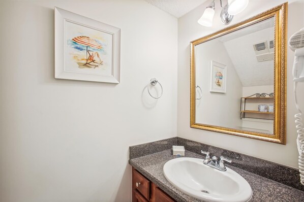 Condo, 1 King Bed (OceanFront Bliss: Night of Lights Get) | Bathroom