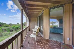 Appartamento, letti multipli (OceanFront Bliss: Night of Lights Get) | Parco della struttura