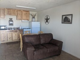 华丽客房, 1 张大床 | 客厅 | 平板电视