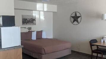 Basic Quadruple Room | Free WiFi, bed sheets