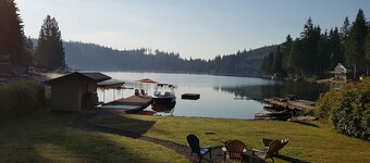 Lake house @ Lake Roesiger - Private beach & 1 acre of solitude