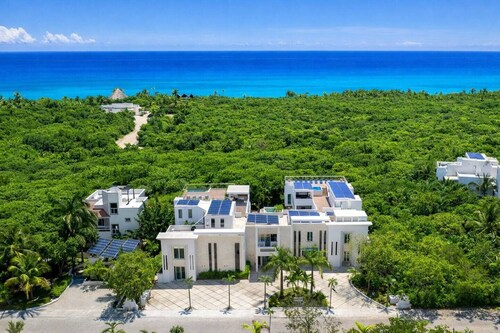 Villa Hurakán - Largest #1 Booked Mansion, Indoor Pool, Gym, Chef, Walk to Beach