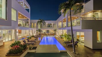 Indoor pool, outdoor pool