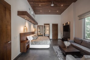 9 bedrooms, in-room safe, desk, iron/ironing board