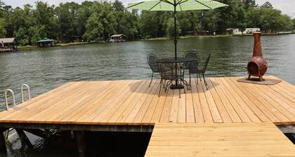 Spend Lake Daze at Lake Sinclair retreat w/ renovated basement and private dock!