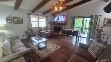 Smart-TV, peis, videospill og fotballspill