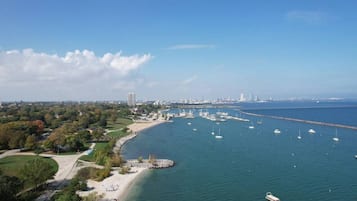 靠近海滩