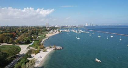 Charming Vintage Farmhouse 3 Bedroom Oasis