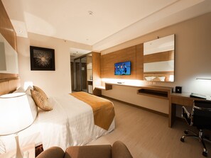 Chambre Deluxe avec lits jumeaux, vue ville | Matelas Select Comfort, coffres-forts dans les chambres