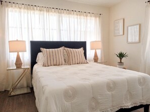 5 bedrooms, desk, iron/ironing board, WiFi