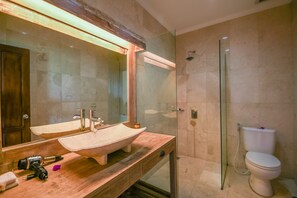 Villa, 2 Bedrooms | Bathroom | Shower, free toiletries, hair dryer, towels - Villa Asmara (Ungasan)