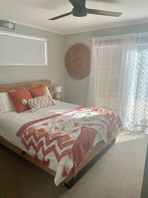 2 bedrooms, iron/ironing board, free WiFi, bed sheets