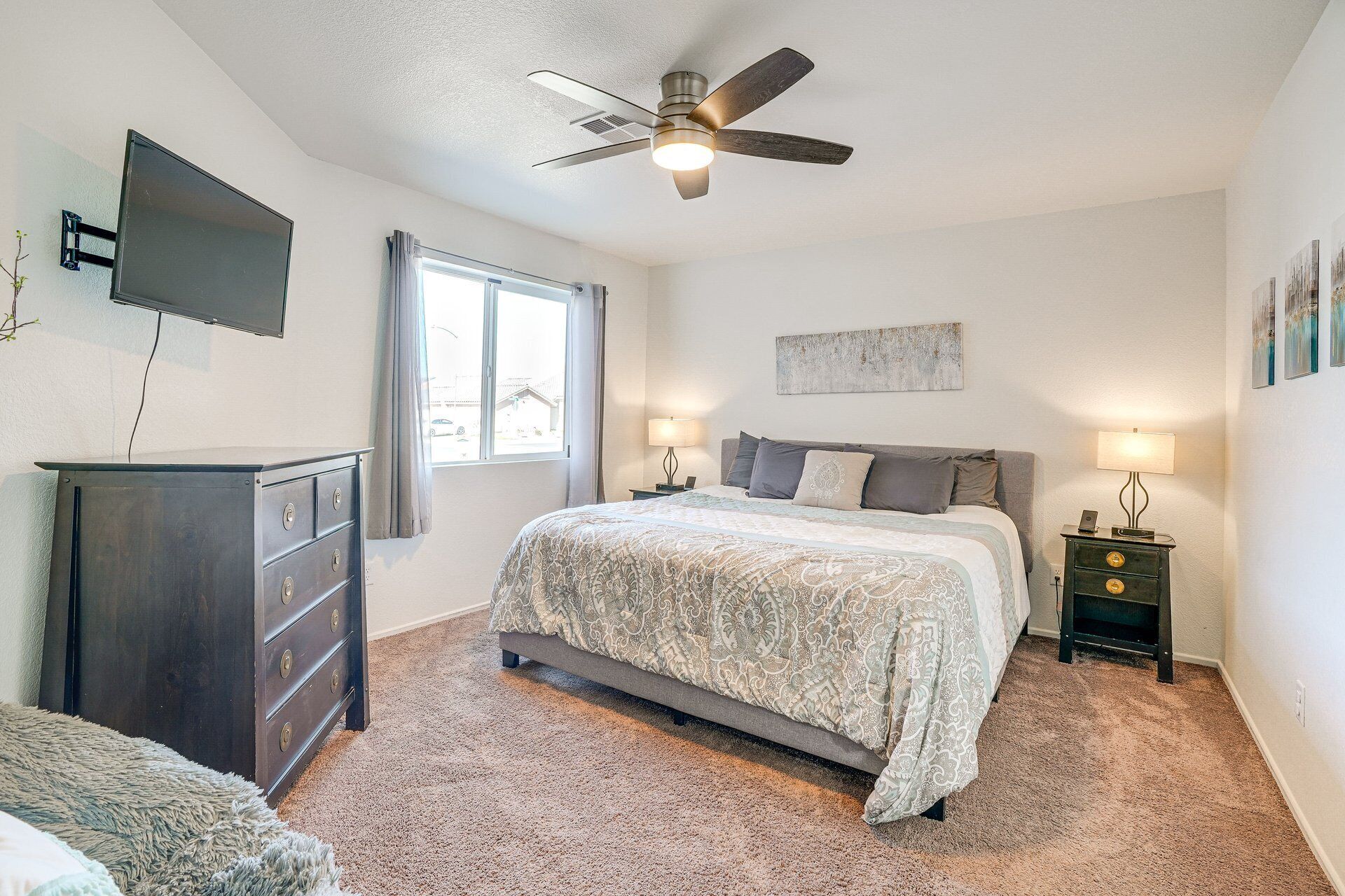 3 bedrooms, in-room safe, desk, iron/ironing board