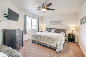 3 bedrooms, in-room safe, desk, iron/ironing board