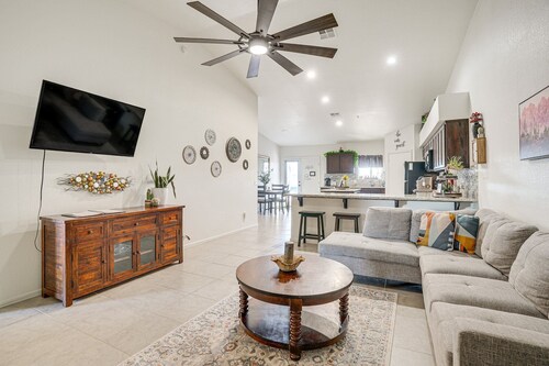 Spacious Clean Pet-friendly Family Townhome 