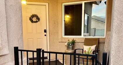 Spacious Clean Pet-friendly Family Townhome