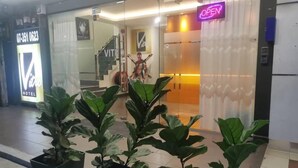 Imej tidak diklasifikasikan, 2 daripada 14, butang
