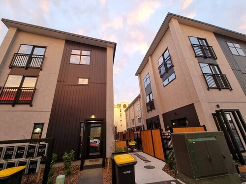 Central 2 king bdrm 2 bath/casino