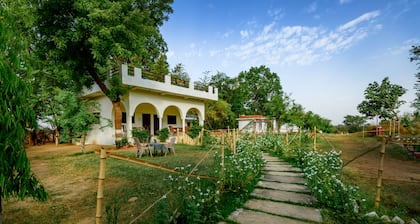 Aryan Camp Riverside Homestay Madla Panna