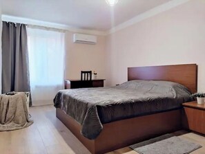 1 bedroom, desk, iron/ironing board, free WiFi