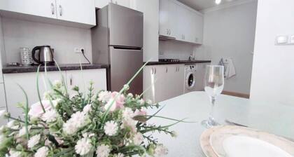 Renovated 1 bedroom with King size bed in Kentron