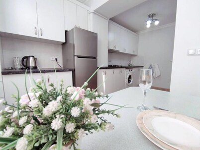 Renovated 1 bedroom with King size bed in Kentron