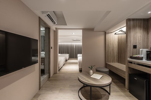 Spring's Rhapsody Hotel