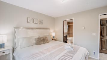 Villa (3 Bedrooms) | 3 bedrooms, bed sheets