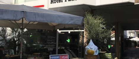 Hypo-allergenic bedding, desk, laptop workspace, WiFi