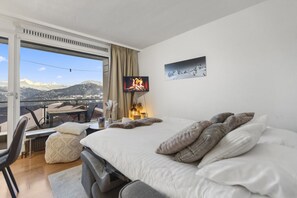 Desk, iron/ironing board, free WiFi, bed sheets