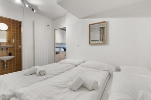 Desk, iron/ironing board, free WiFi, bed sheets - Appartement chaleureux avec une magnifique vue (Crans-Montana)