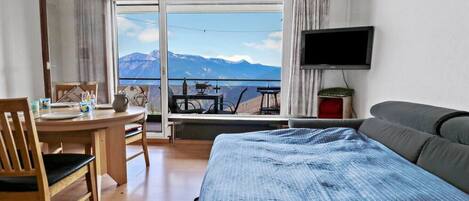 2 室のベッドルーム、デスク、アイロン / アイロン台、WiFi (無料)