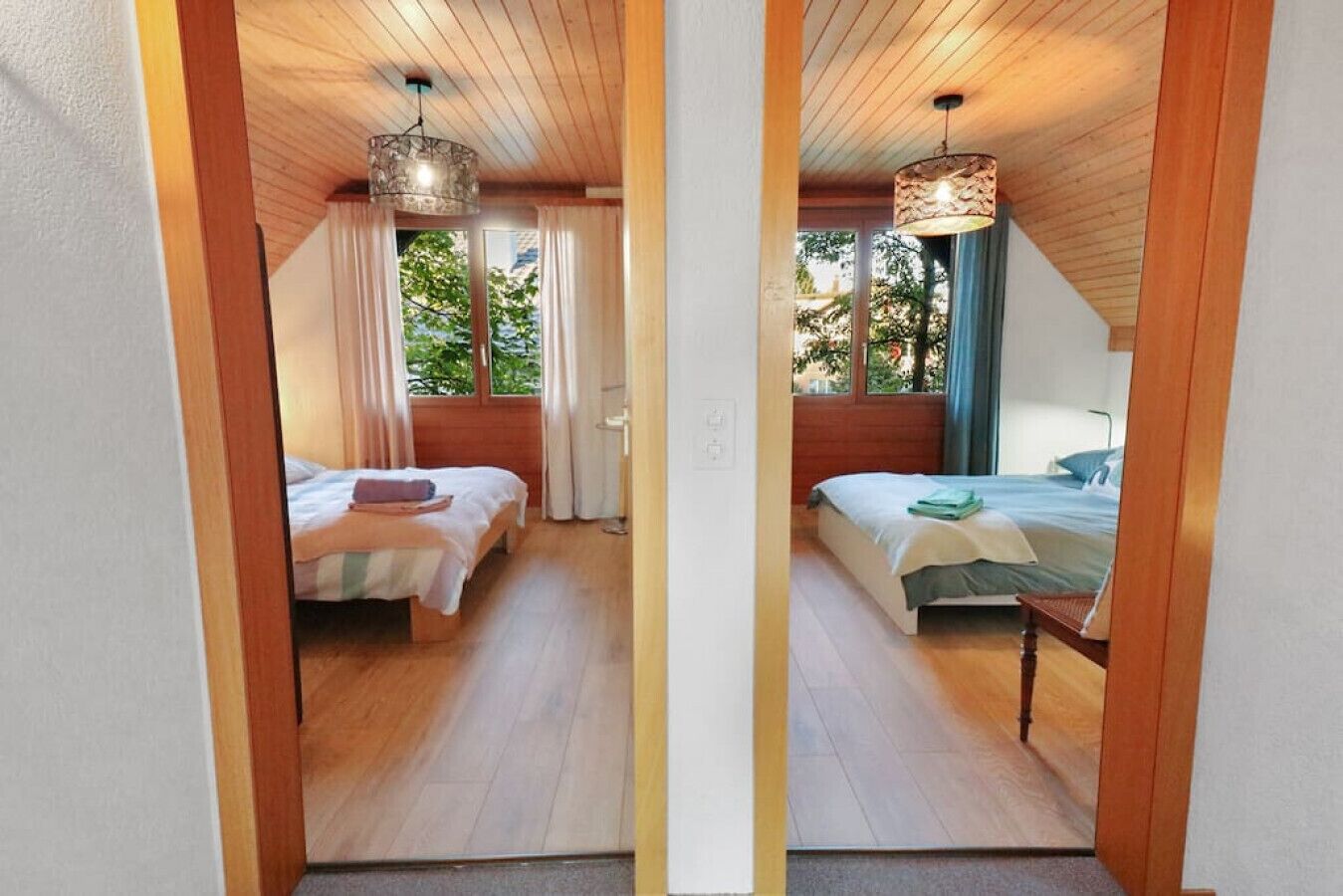 4 bedrooms, desk, iron/ironing board, travel crib