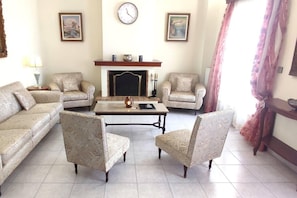 Apartment, 2 Queen Beds | Living area - Mando Patrasso - A Classical Apartment in Patras (Patras)