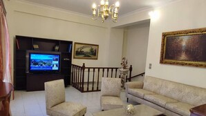 Apartment, 2 Queen Beds | Living room - Mando Patrasso - A Classical Apartment in Patras (Patras)