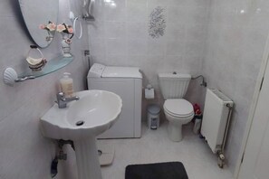 Apartment, 2 Queen Beds | Bathroom | Separate tub and shower, deep soaking tub, towels - Mando Patrasso - A Classical Apartment in Patras (Patras)