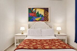 Comfort Single Room, 1 Queen Bed | Down duvets, desk, laptop workspace, blackout curtains - Hotel Anabella (Santo Domingo)