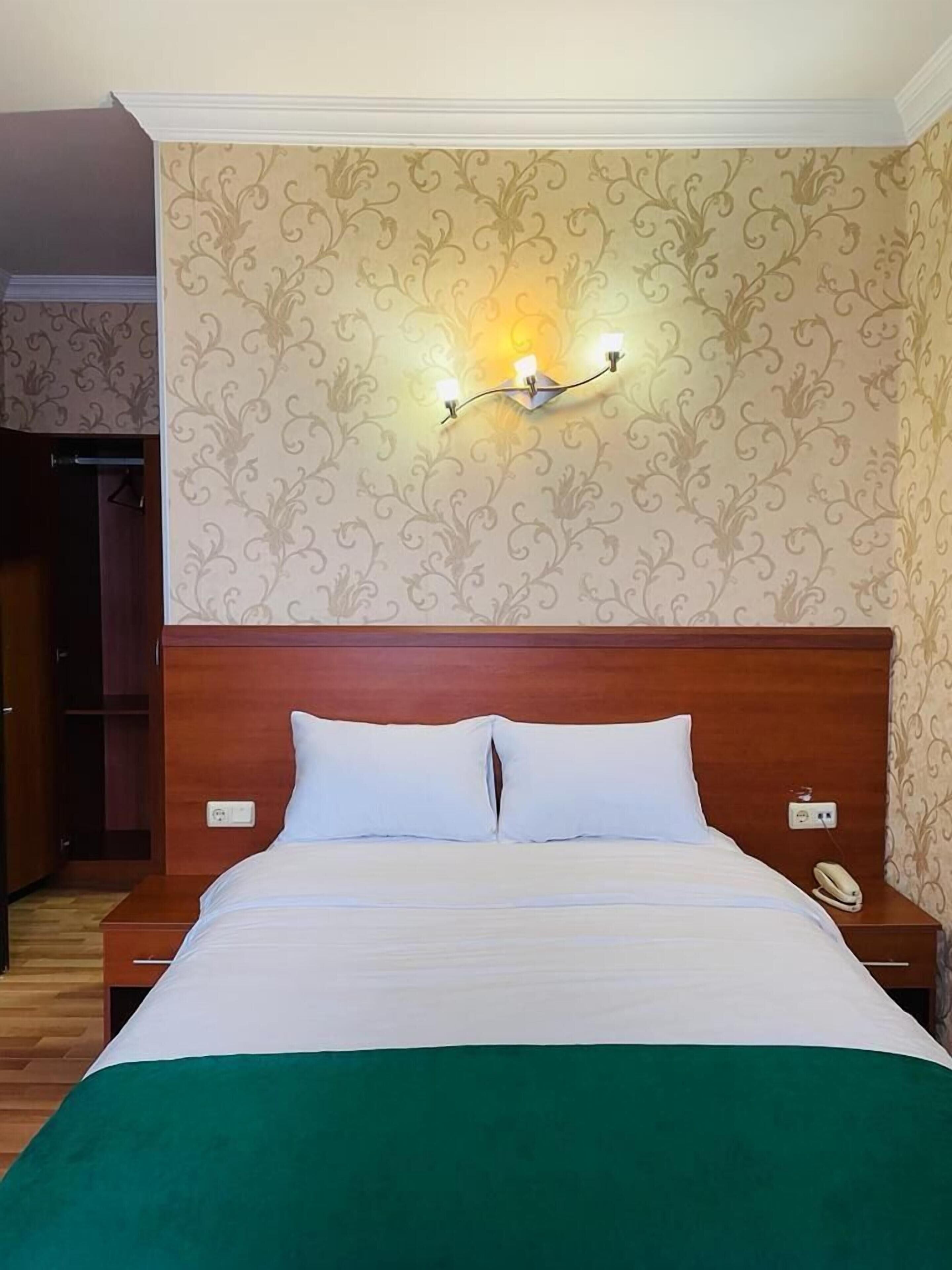 In-room safe, iron/ironing board, free WiFi