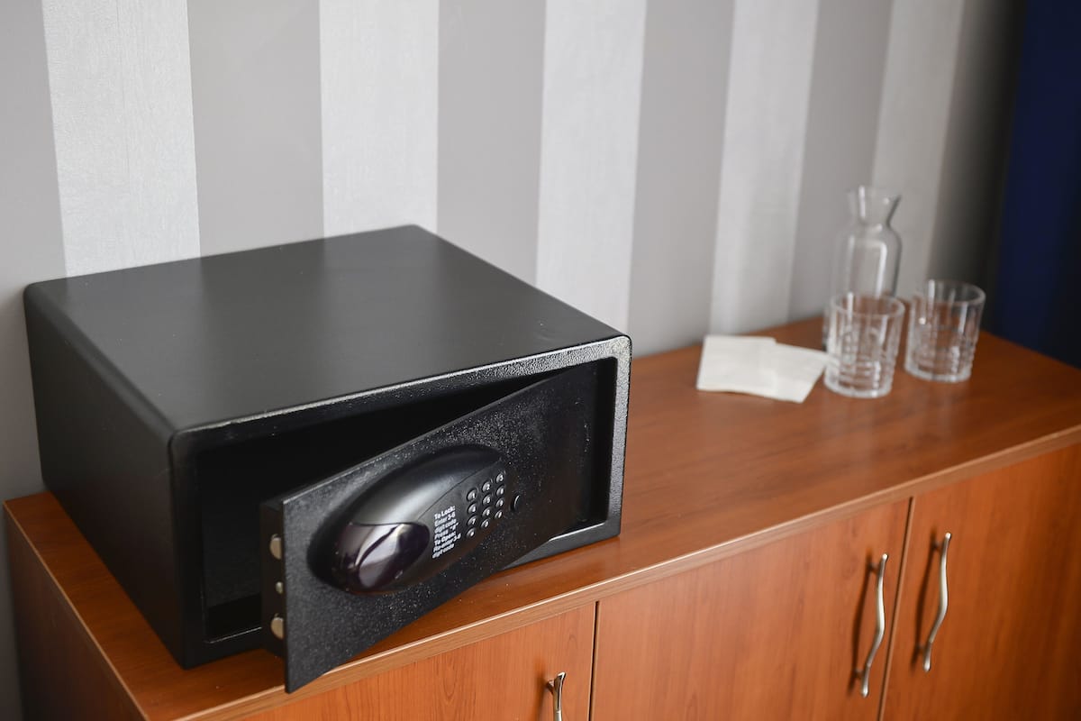 Suite, 1 slaapkamer | 1 slaapkamer, een kluis op de kamer, een strijkplank/strijkijzer