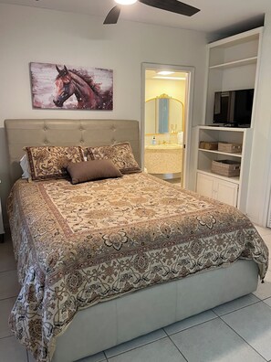 3 habitaciones, tabla de planchar con plancha, wifi y ropa de cama 